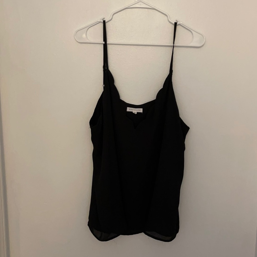 Cute, scallop neck tank
